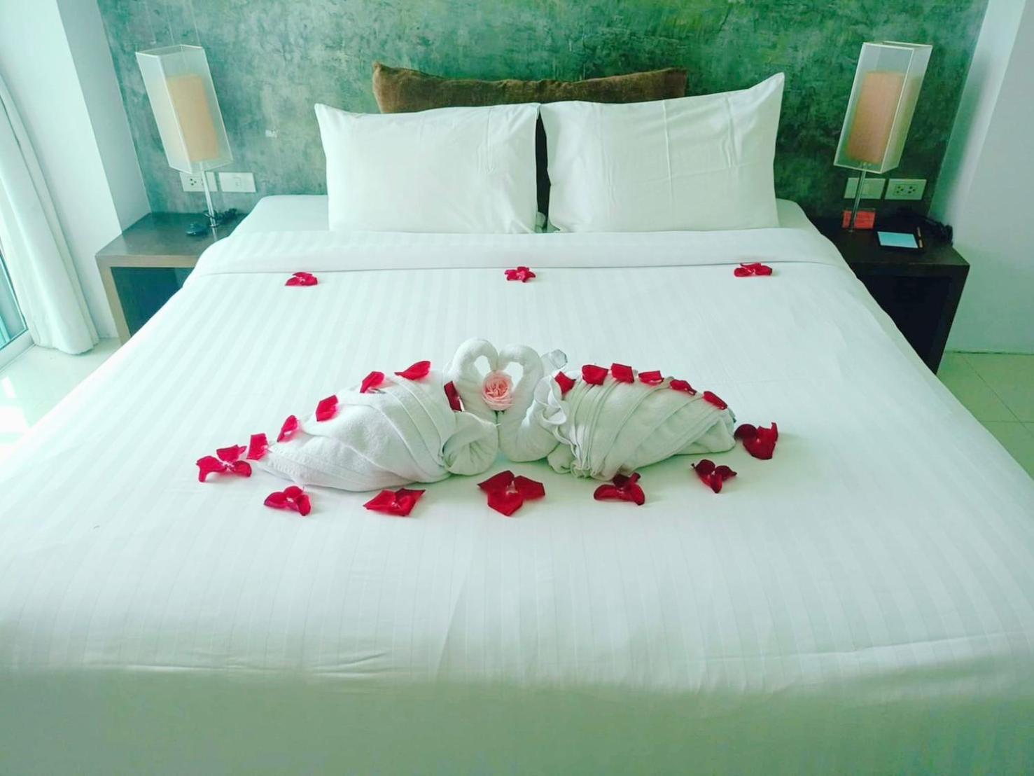 The Album Hotel Patong Luaran gambar